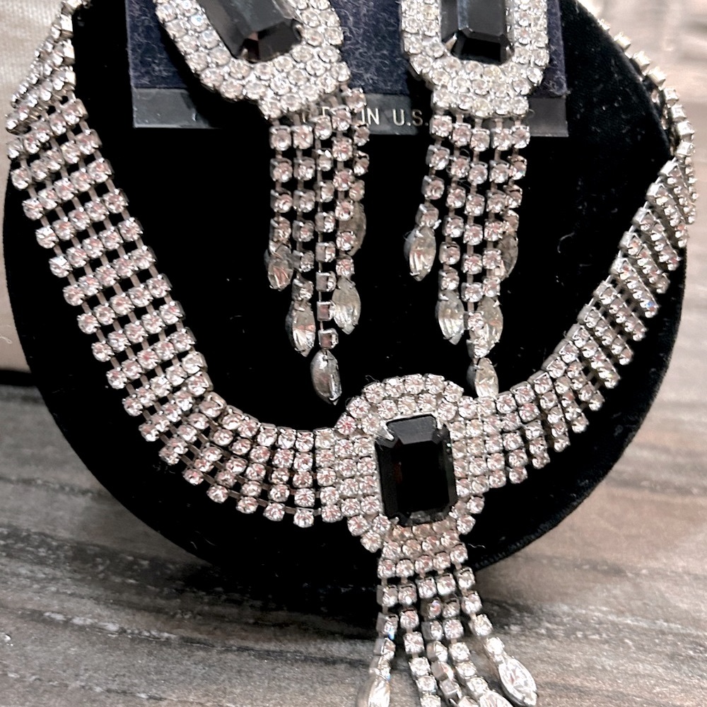 Vintage 2 piece Runway Glamour Jet/ Rhinestone Necklace/earring